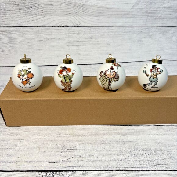 Vintage '83 Hand Painted Circus Clown Ceramic Christmas Ornaments Lot 4 Signed - Picture 1 of 7